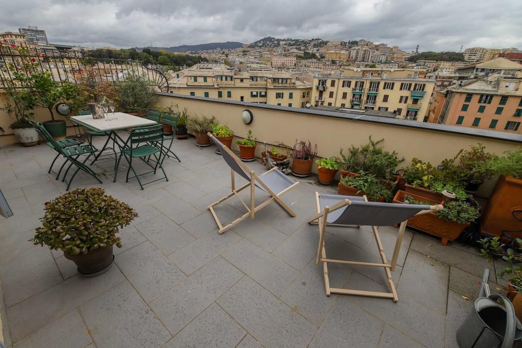 Altido Apt For 3 With Rooftop Balcony And Lovely Cityview 제노바 외부 사진