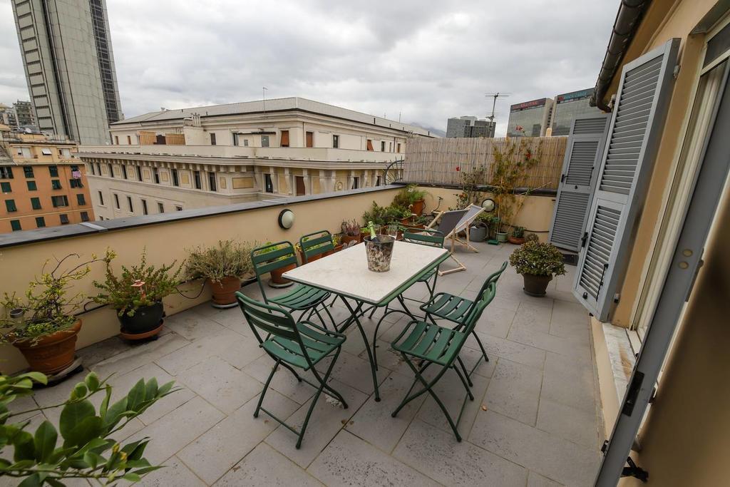 Altido Apt For 3 With Rooftop Balcony And Lovely Cityview 제노바 외부 사진